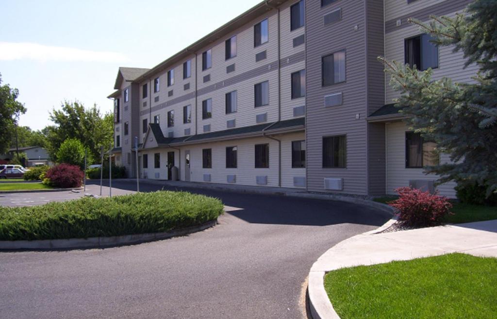 Travelodge By Wyndham Хермистон Экстерьер фото